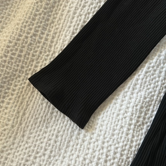 Taharai Black Square Neckline Ribbed Sweater - Picture 4 of 5